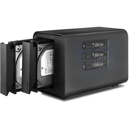 TERRAMASTER D5 Hybrid - Box ibrido per 2 hard disk e 3 SSD NVMe, senza dischi